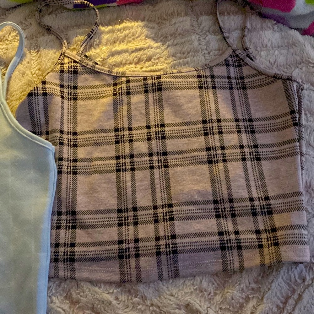 2 small cropped tanks
